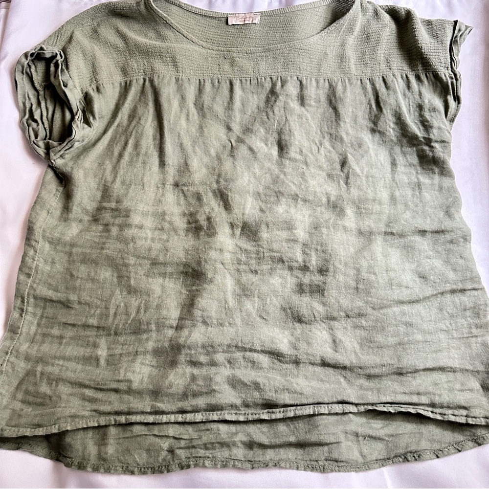 Size Large women’s 100% linen Italian top